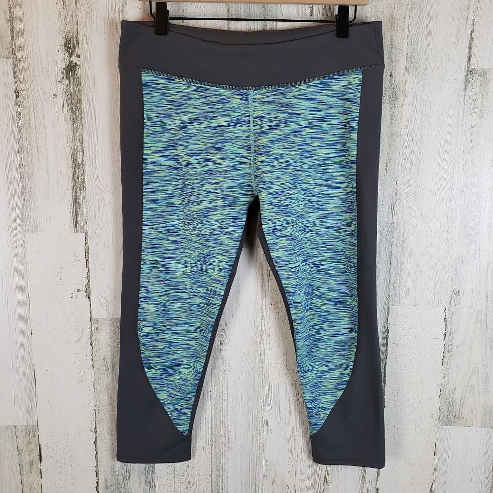 Fabletics Cropped Yoga Leggings Sz L